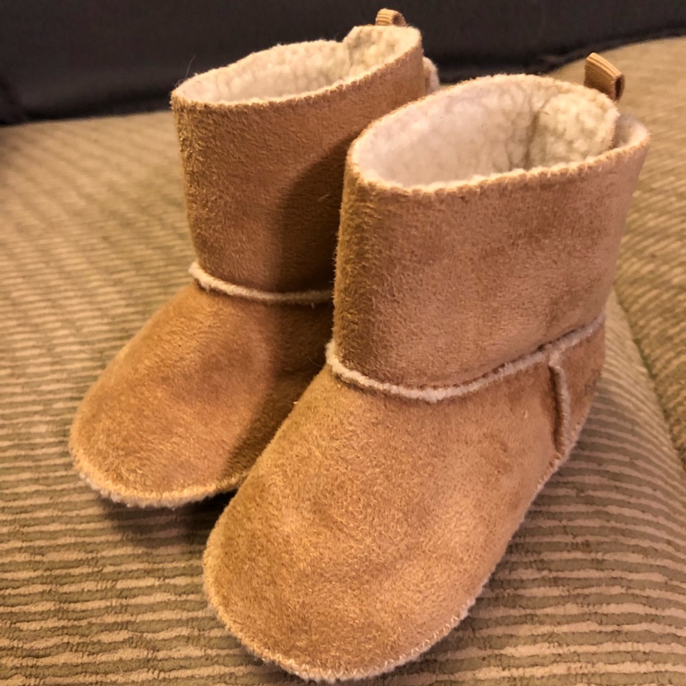 6-12 month baby gap booties